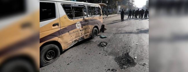 කාබුල් අගනුවර රොකට් ප්‍රහාරවලින් තිදෙනෙකු මරුට..