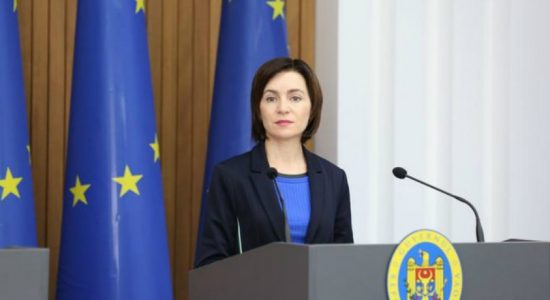 පුටින්ගේ හමුදා බලයට අභියෝග කළ මායා සැන්ඩූ 