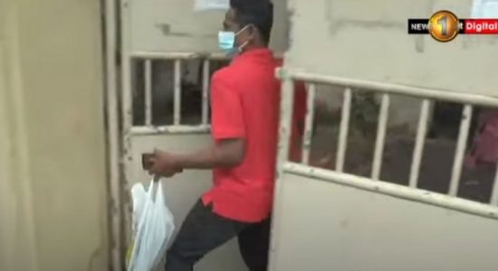 නොමිලේ ලැබුණු පෙළ පොත් මුදලට