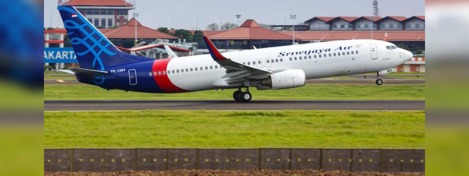 අතුරුදන් වූ යානයේ බවට සැක සුන්බුන් හමුවෙයි 