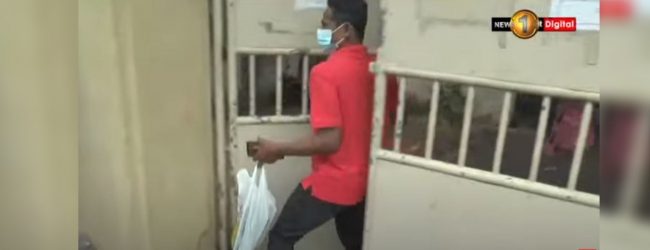 නොමිලේ ලැබුණු පෙළ පොත් මුදලට