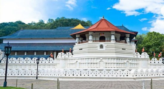 දළදා මාළිගාවේ කාර්යය මණ්ඩලයේ කිසිවෙකුට කොරෝනා නෑ 