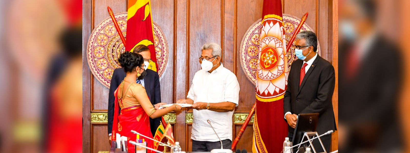 සරසවි වරම් හිමි සිසුන්ට සහන ක්‍රමයට ලැප්ටොප්