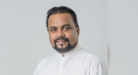 ඇමති විමල්ගේ නිවසේ සාකච්ඡාවක් ...  