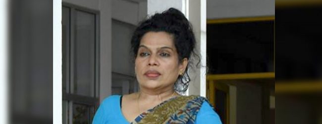 ඇමති විමල්ගේ බිරිඳගෙන් CID යට පැමිණිල්ලක් 