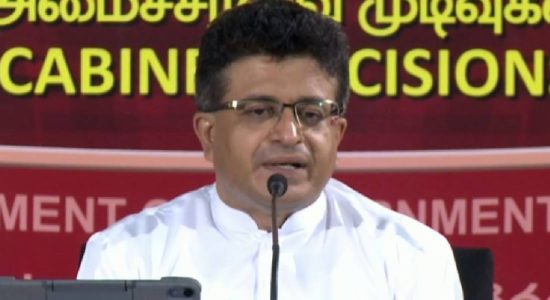 වරාය නගරයේ වෙනම පරිපාලනය වගකියන්නේ කාට ද ?  
