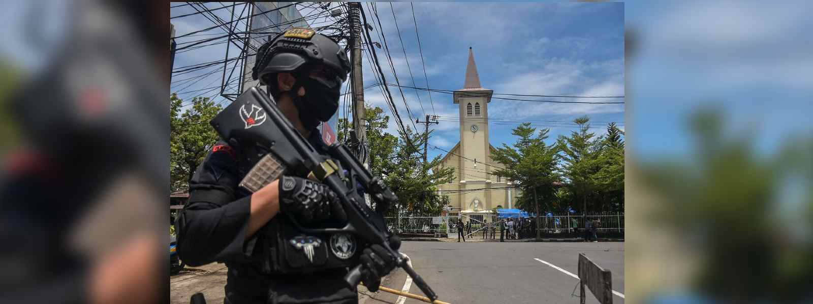 ඉන්දුනීසියාවේ පල්ලියකට බෝම්බ ප්‍රහාරයක්  