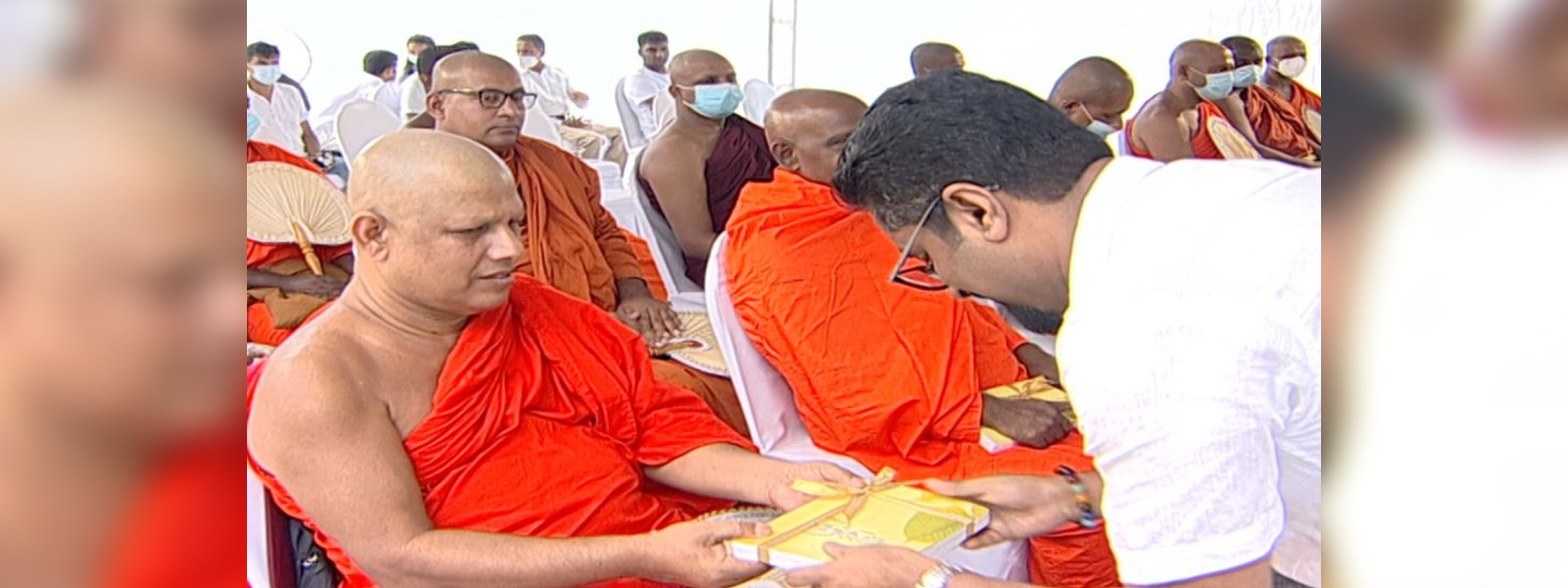 ගම්මැද්ද දම්සවියෙන් දහම් ග්‍රන්ථ 2ක් එළිදක්වයි..