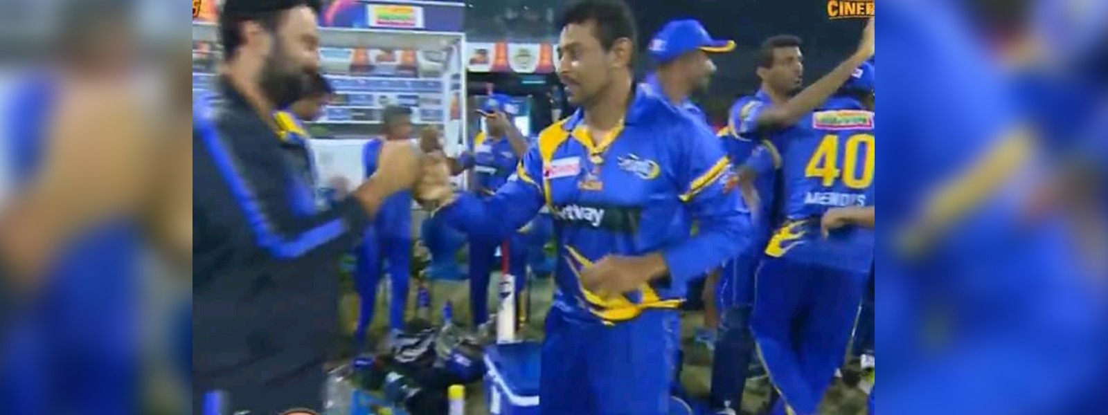 ශ්‍රී ලංකා ලෙජන්ඩ්ස් අවසන් මහා තරගයට 