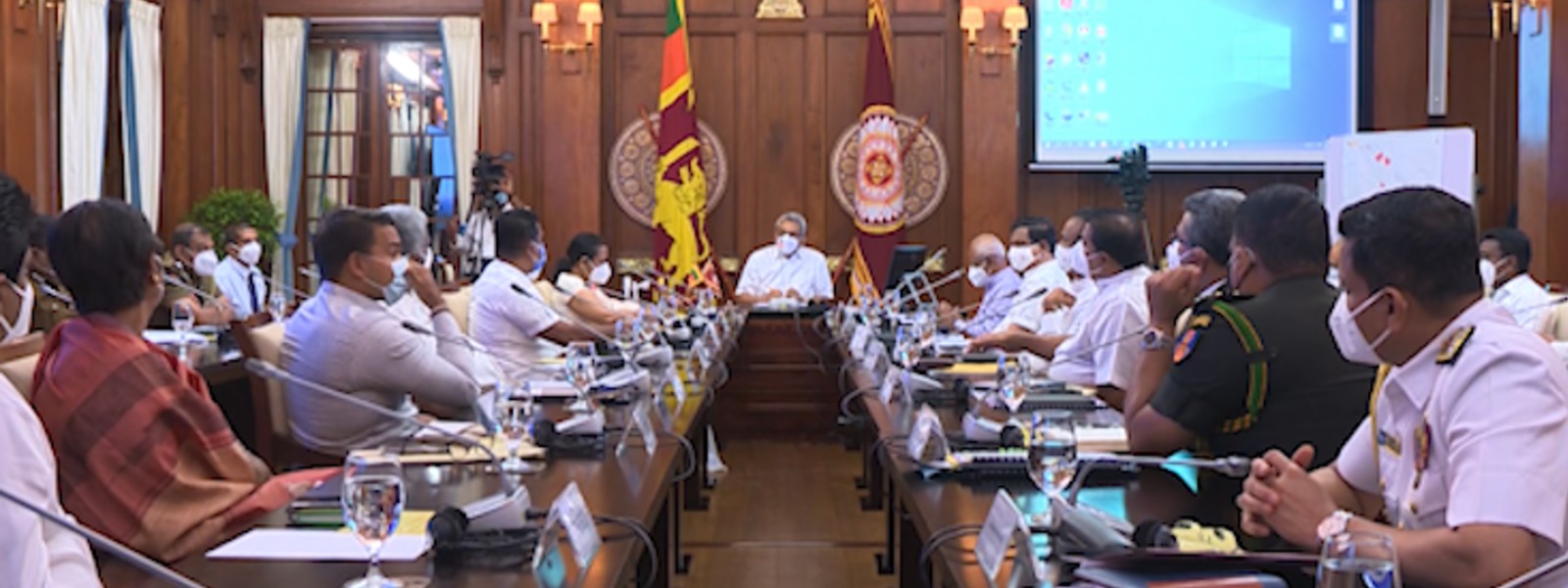 සංචරණ සීමා නිසා ජනපති ගත් තීරණ..