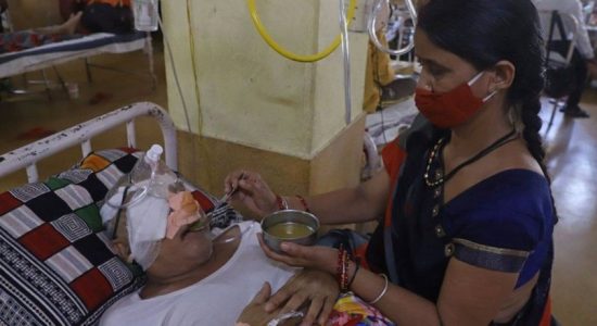 ඉන්දියාවෙන්  කළු දිලීර ආසාදිතයින්  9,000 ක්