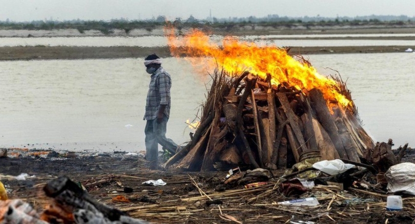 ගංගානම් නදියේ පා වෙන්නේ කොවිඩ් මළ සිරුරු ද?