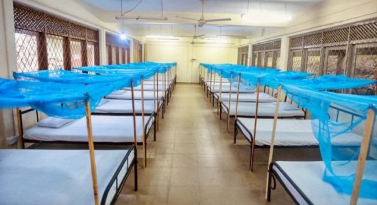 කොරෝනා ආසාදිතයින්ට ප්‍රතිකාර කරන්න අයුර්වේද රෝහල් 28ක් ලබා ගැනීමට පියවර