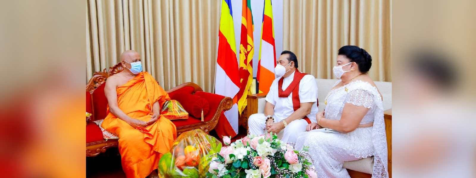 අගමැති දළඳා සමිඳුන් වැඳ පුදා ගනී