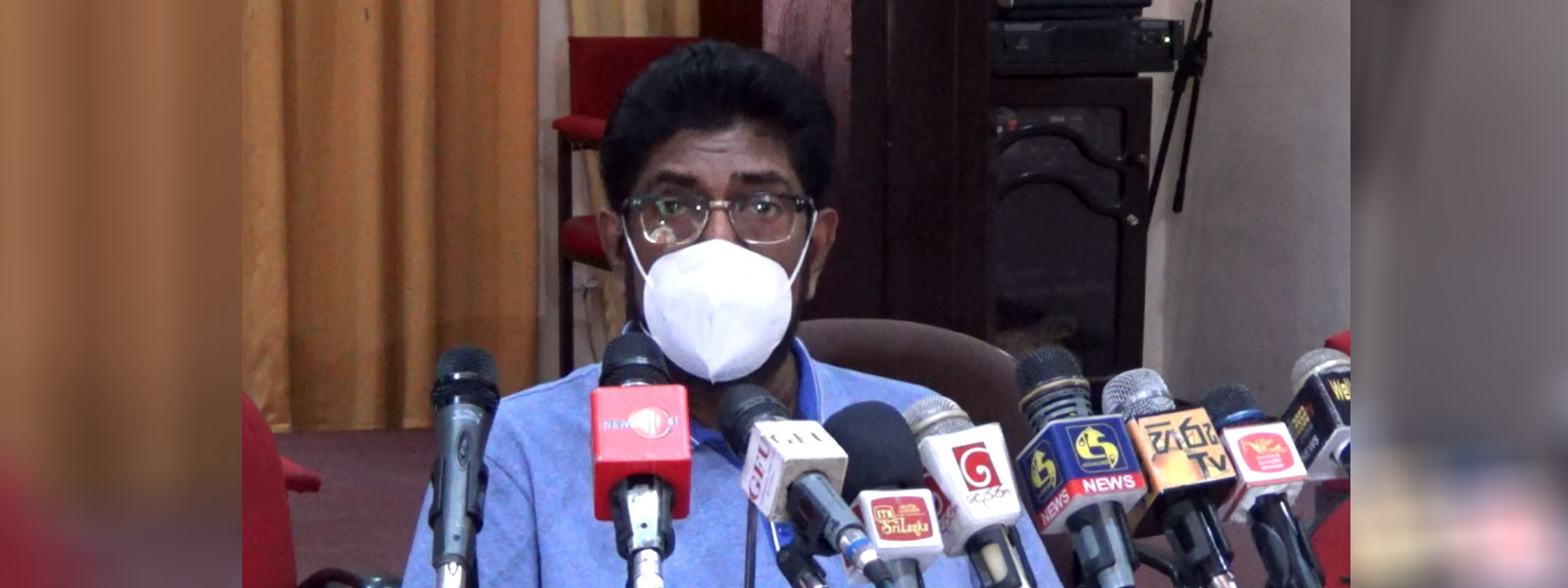 දෙවිවරුන් වැනි ගුරුවරයන් කියන එක කපලා තිබ්බේ.. 