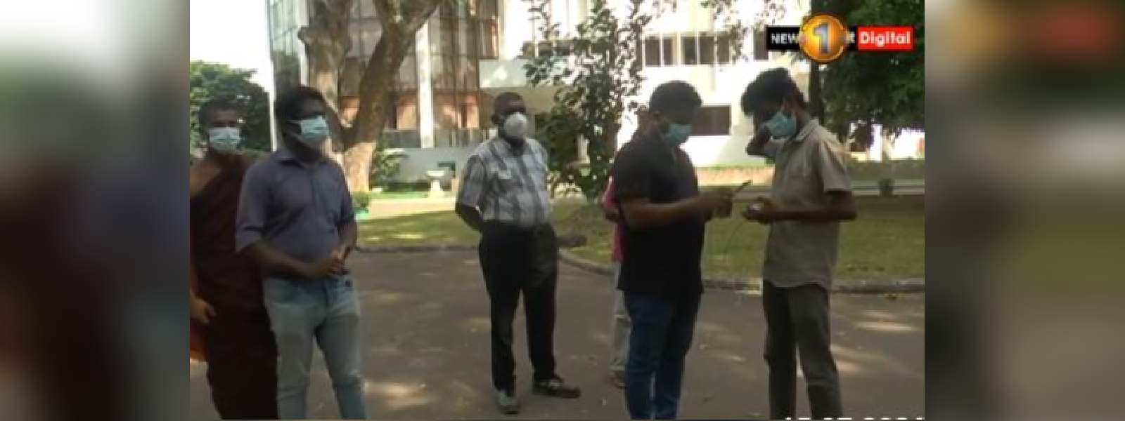 වෘත්තීය සමිති නායකයින් වෙනුවෙන් පෙත්සම් 15ක් 