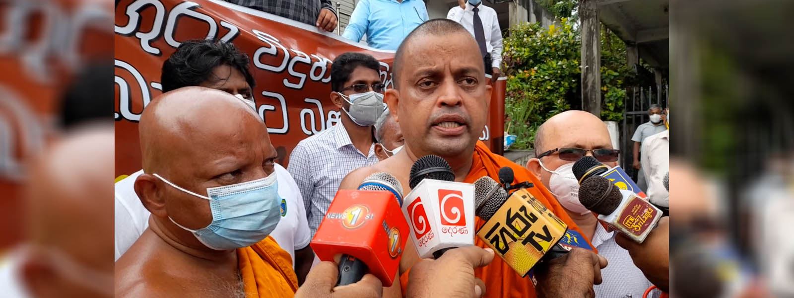 මහනුවරින් ඇරඹි විරෝධතා පාගමන තාවකාලිකව අත්හිටුවයි 