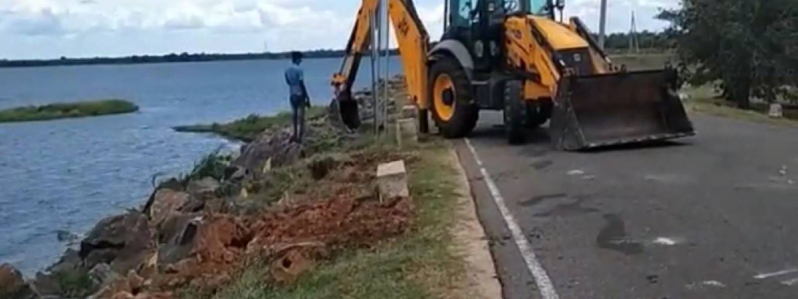 පරාක්‍රම සමුද්‍රයේ රළපනාව කඩා බිඳ දමා දින 10 ක්