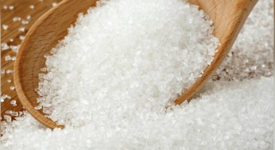 සීනිවලින් පාරිභෝගිකයා සූරා කන්නේ කවුද ?