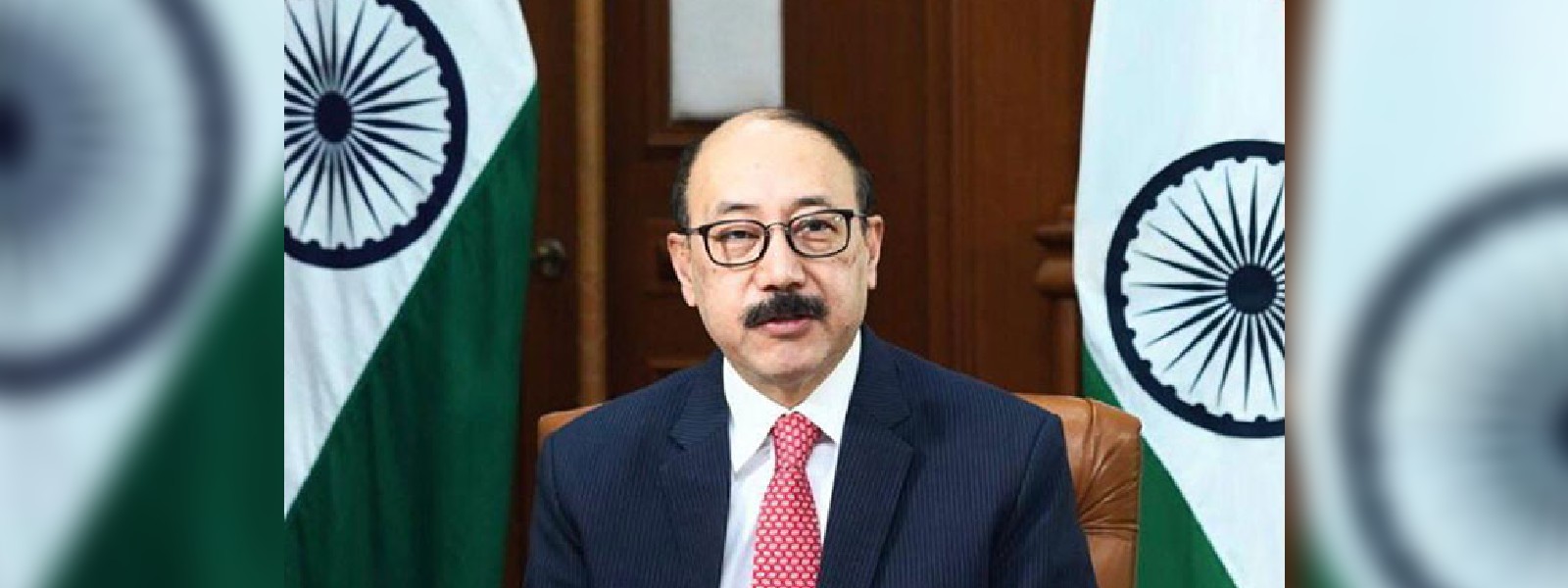 ඉන්දීය විදේශ ලේකම් ගමන් ගත් යානය තාක්ෂණික දෝෂයකට 