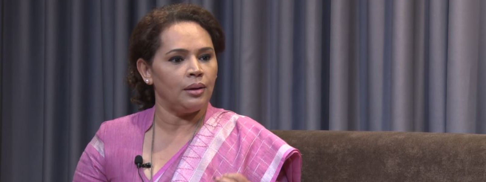 ඩයනා පක්ෂ සාමාජිකත්වයෙන් ඉවතට