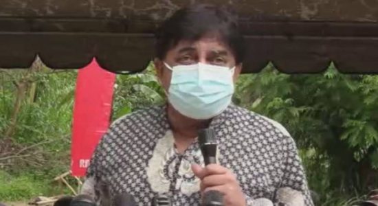 ''කලිසමත් නෑ... සරමත් නෑ...''- ඩිලාන් 