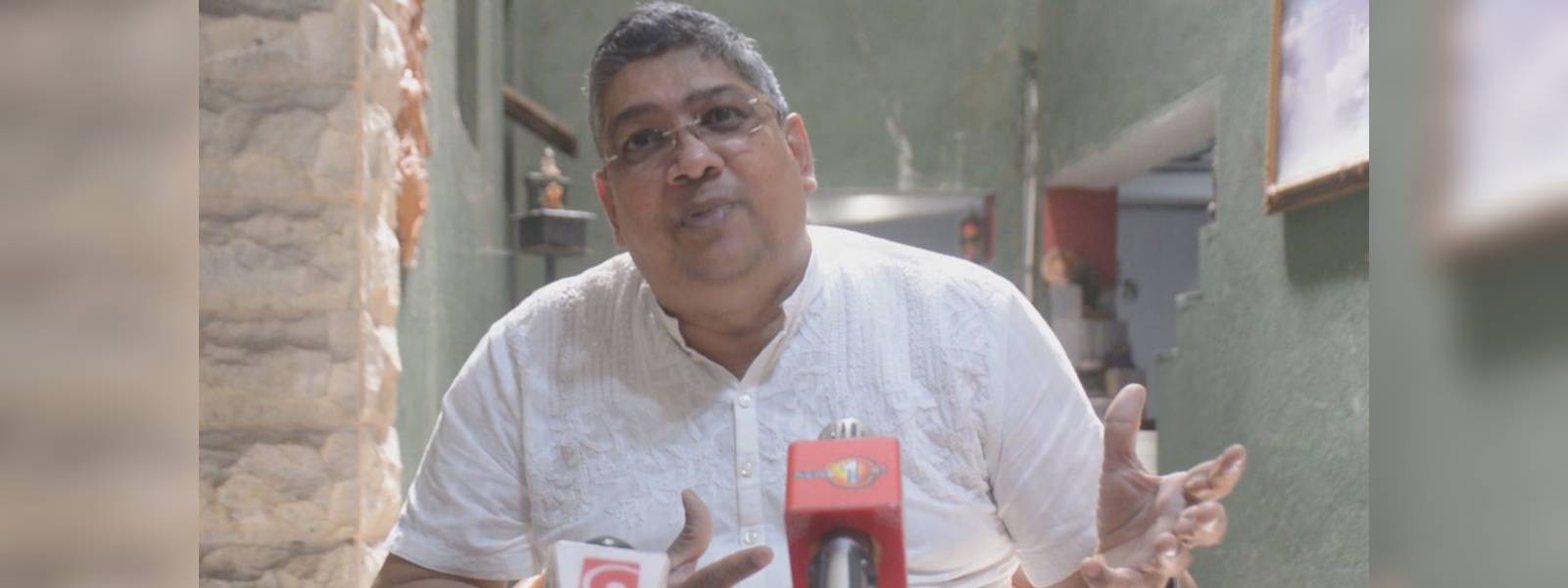 ''පස හැදෙන හැටි නොදන්න අයගේ උපදෙස් ඕන නෑ''