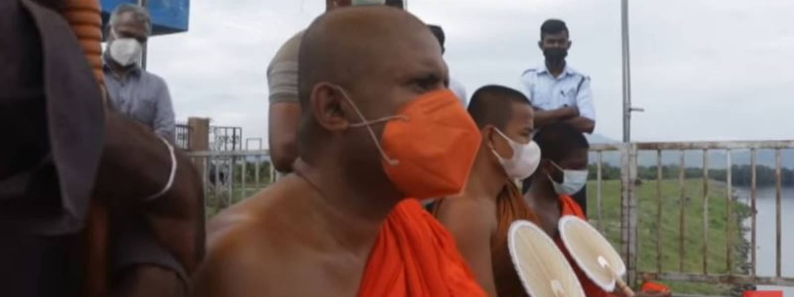 අපේ නැද්ද ටොයිලට්? චීන පොහොර ගැන සෝරත හිමිගේ අදහස