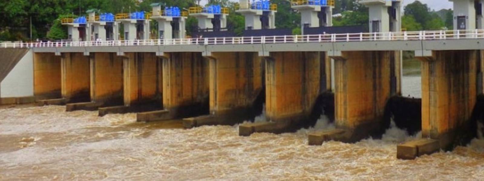 පොල්ගොල්ලේ වාන් දොරටු 4ක් විවෘත කෙරේ 