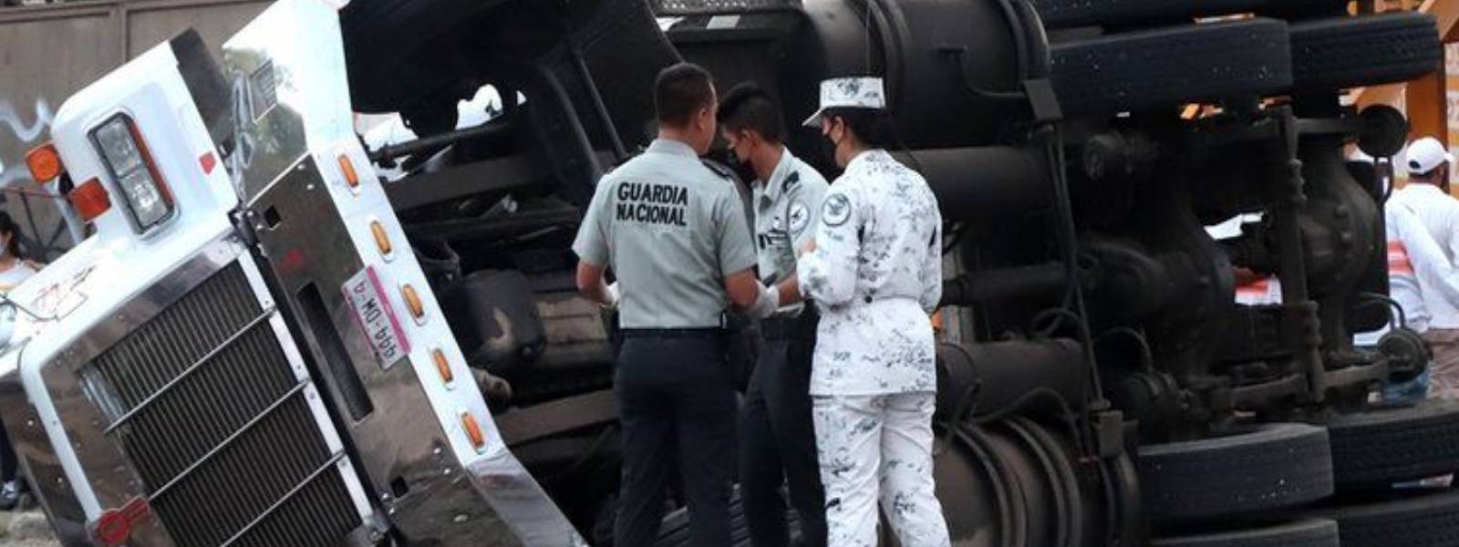 මෙක්සිකෝවේ ට්‍රක් රථ අනතුරකින් 53 දෙනෙක් මරුට