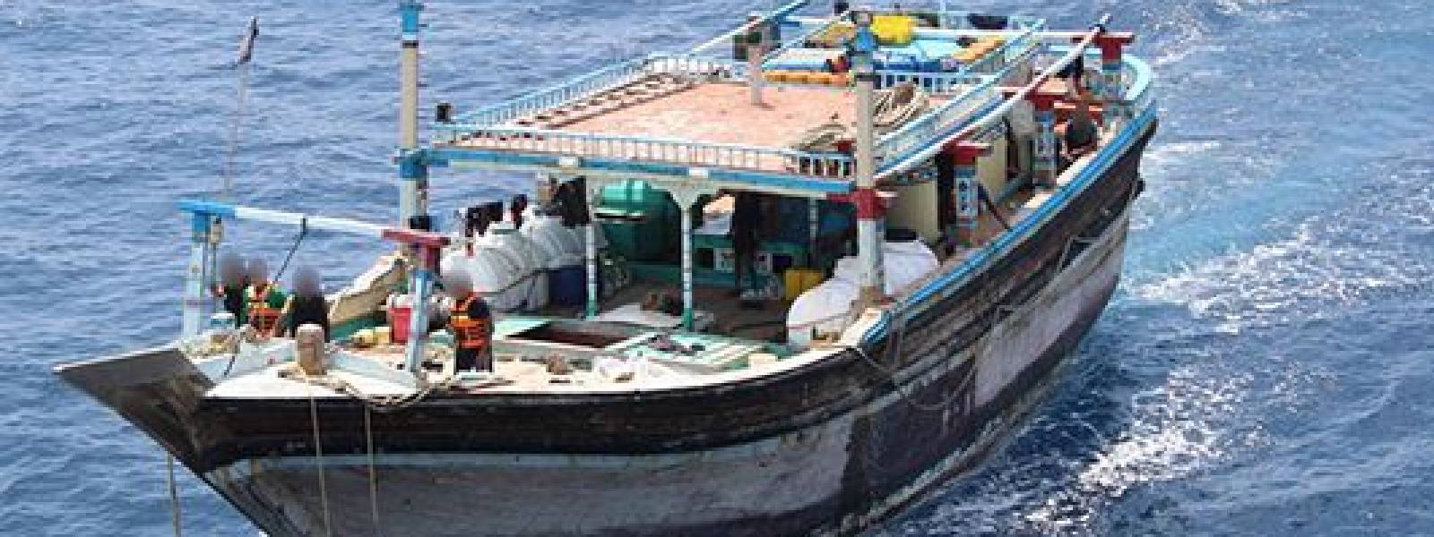 හෙරොයින් සමග ඇල්ලූ ධීවර යාත්‍රාව කොළඹට ගෙනෙයි 