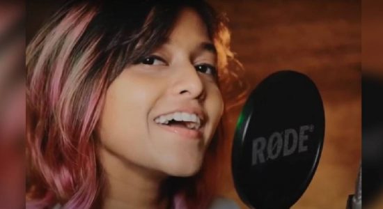 යොහානිට බත්තරමුල්ලෙන් ඉඩමක් 