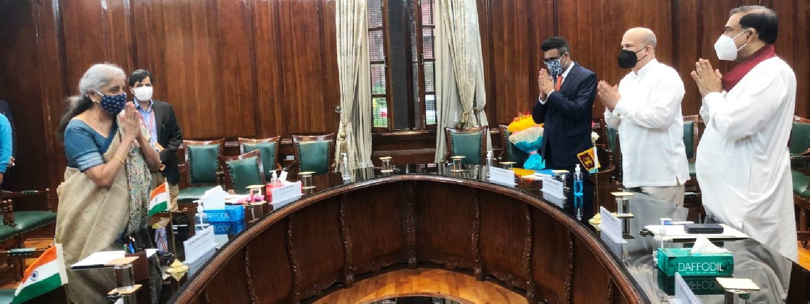 ඇමති බැසිල් ඉන්දීය මුදල් අමාත්‍යවරිය හමුවෙයි