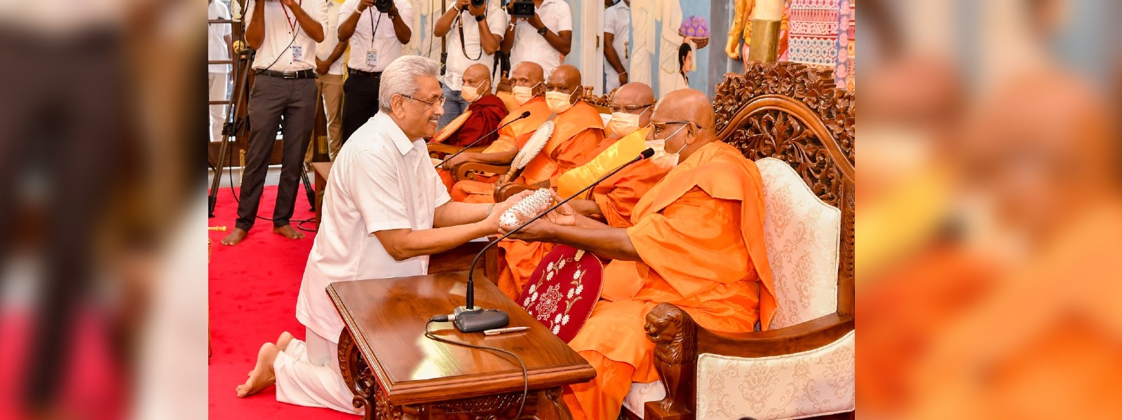 ජනපතිට ගෞරවාභිධානයක් පිරිනමයි..