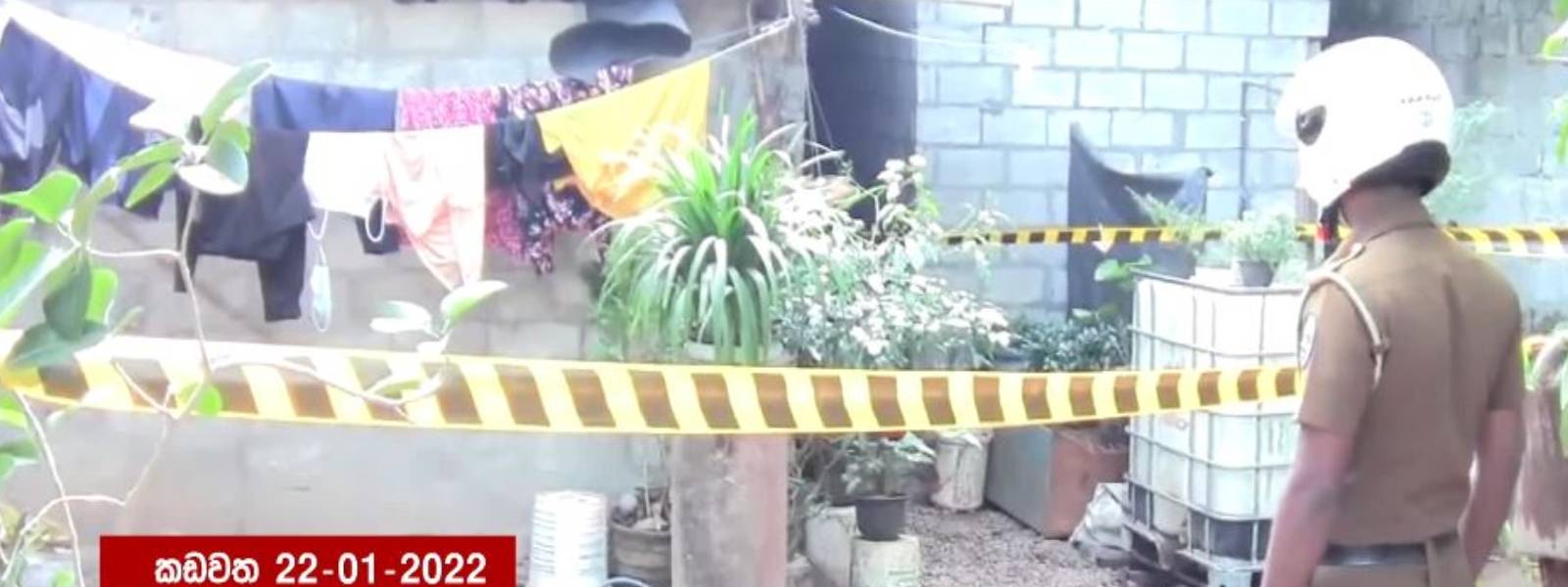 වීදුරු කටුවකින් ඇන තරුණයෙක් ඝාතනය කෙරේ