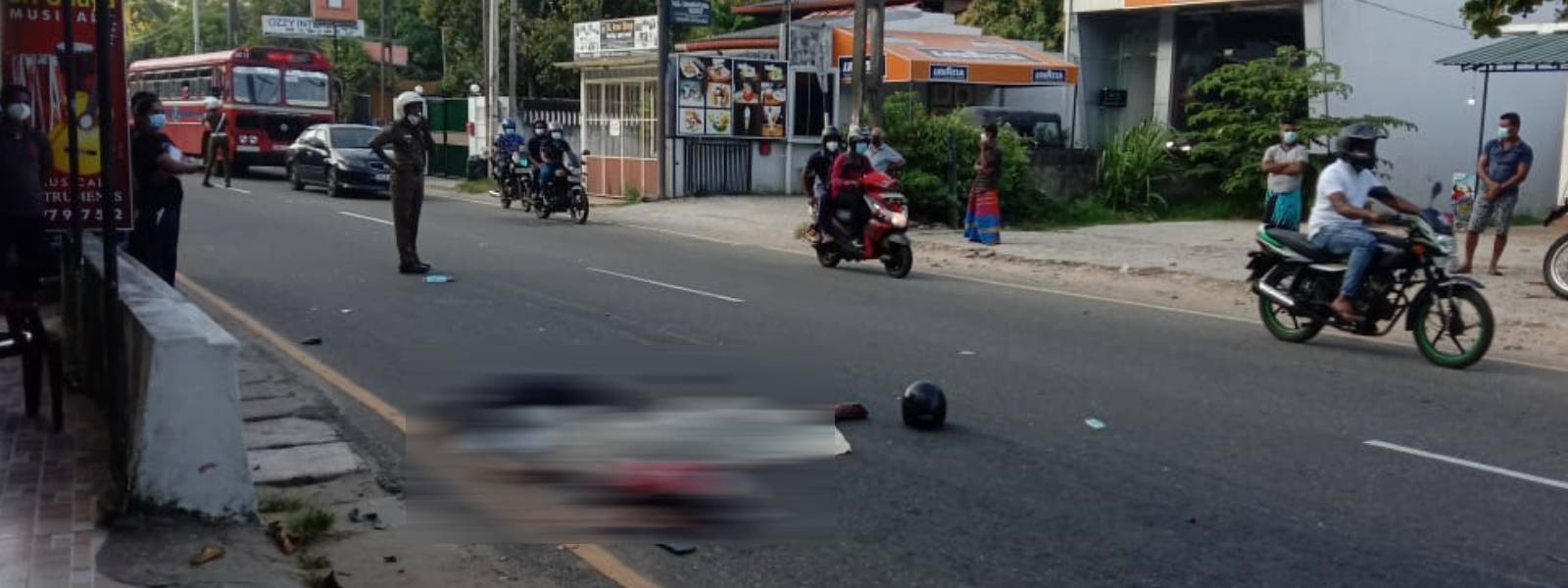  මාරක රිය අනතුරු 43 කින් 44 දෙනෙක් මරුට