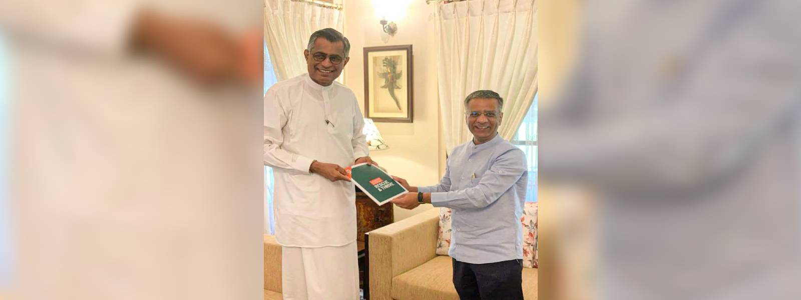 පාඨලී චම්පික ඉන්දීය මහකොමසාරිස් හමුවෙයි