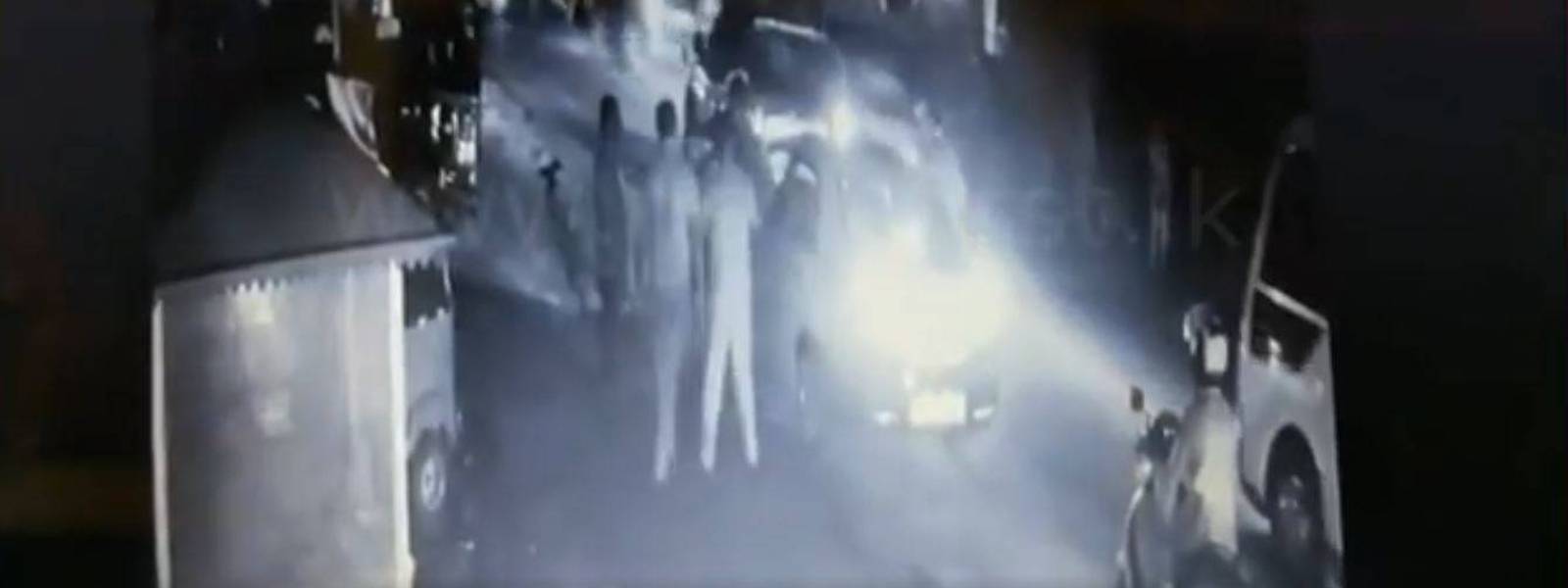 පොලිස් නිලධාරීන් දෙපිරිසක් අතර ගැටුමක්