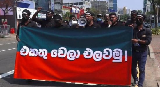 පා ගමනින් කොළඹට එන 43 සේනාංකය බම්බලපිටියට