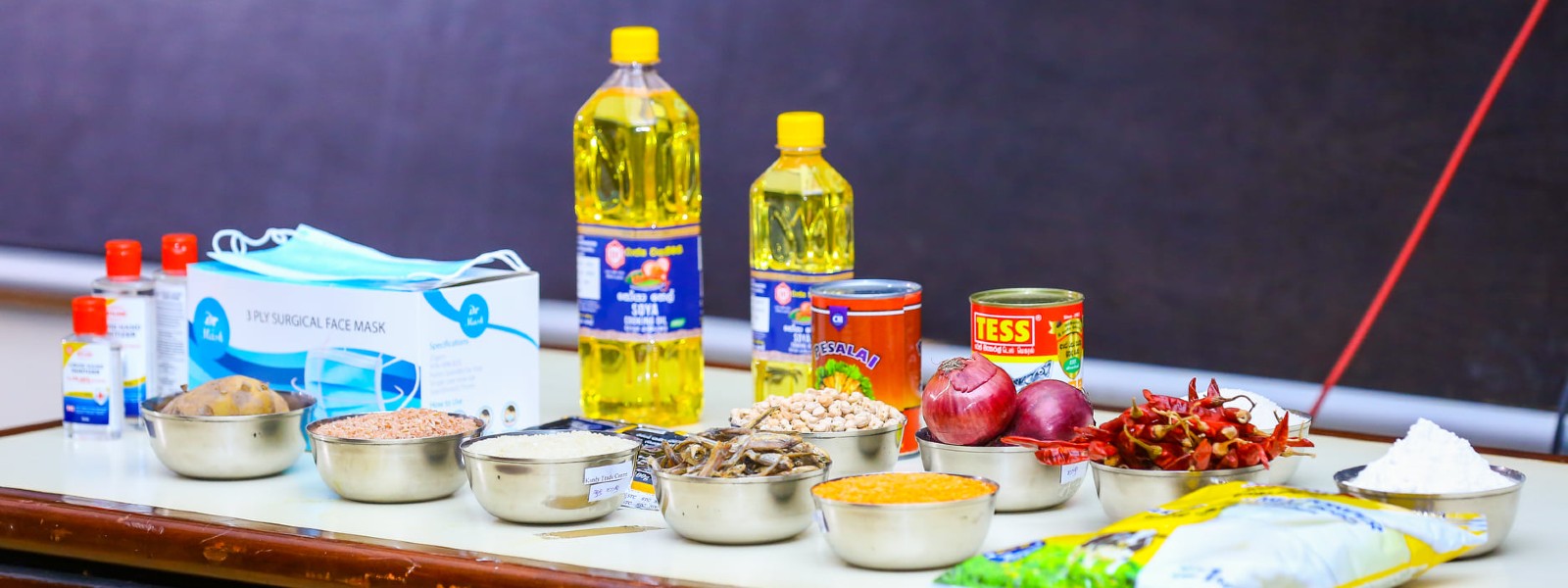 අත්‍යවශ්‍ය භාණ්ඩ සඟවා ඇත්දැයි සොයා වැටලීම් 