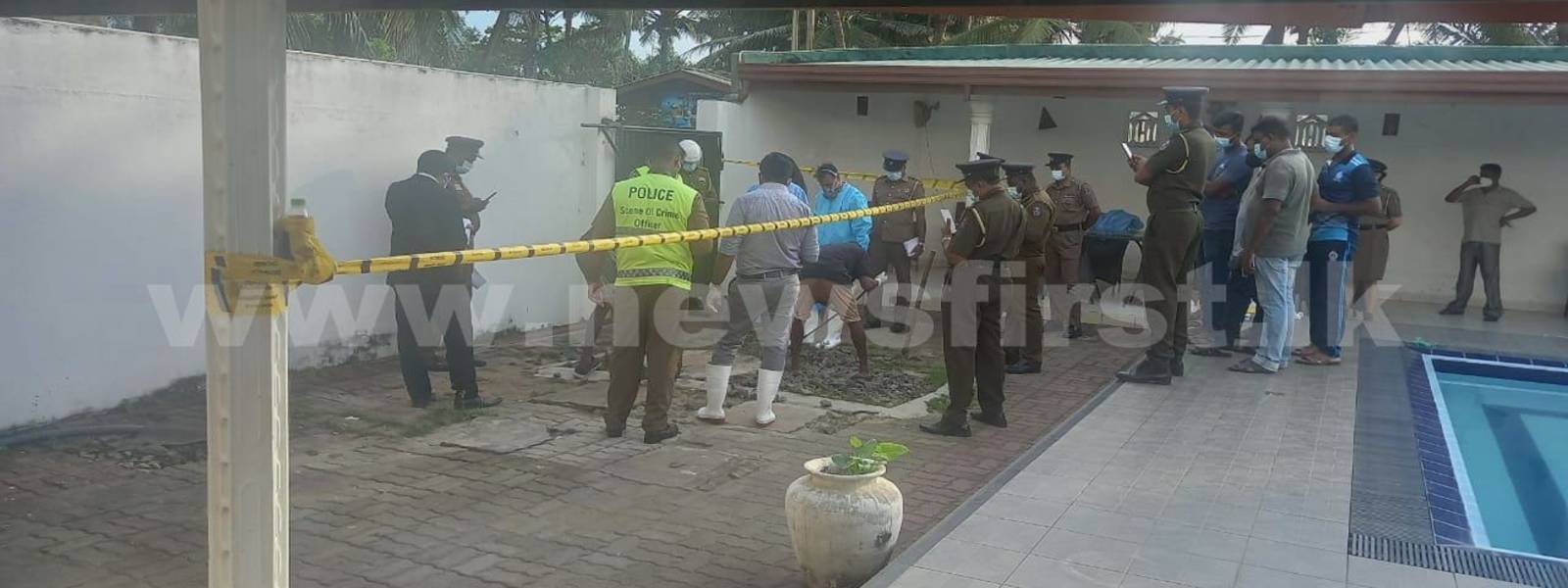 පානදුර හෝටලයක වැසිකිළි වළක් තුළ කාන්තා මළ සිරුරක්