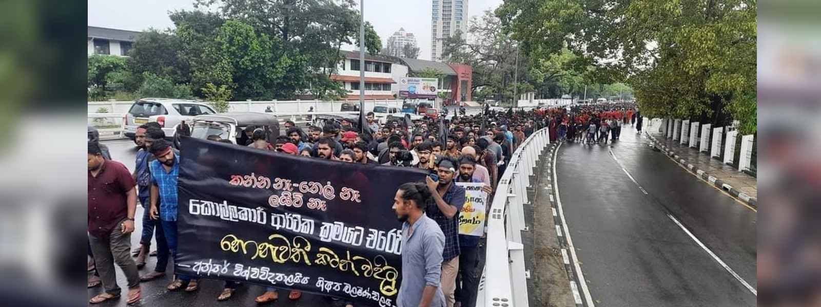 සරසවි සිසුන්ට ජල හා කඳුළු ගෑස් ප්‍රහාර..