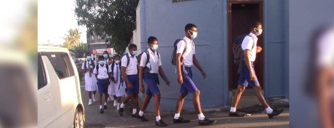 අප්‍රේල් 18 සිට පාසල් කාලය පැයකින් දීර්ඝ කෙරේ 