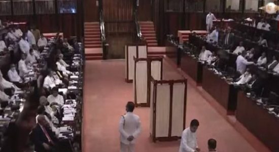නි. කතානායක තෝරා ගැනීමට ඡන්ද විමසීමක්