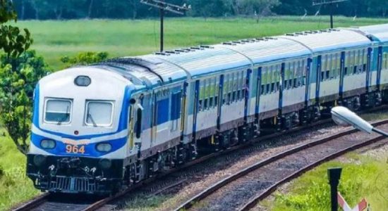 දුම්රියේ (වෙන් කළ අසුන්) සඳහා ගාස්තු වැඩි වෙයි 