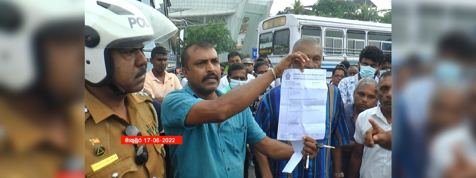 පොදු ප්‍රවාහනය අදත් අඩාලයි..