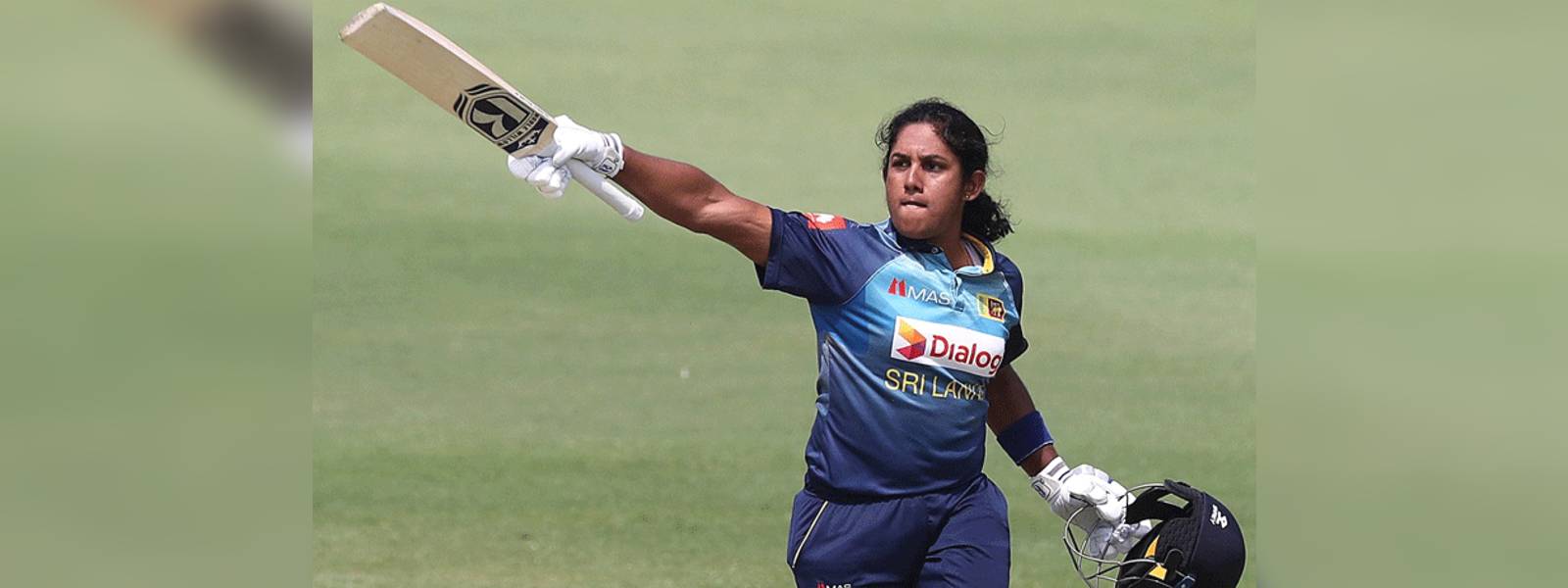 චමරි අතපත්තුගෙන් විශිෂ්ට ශතකයක්