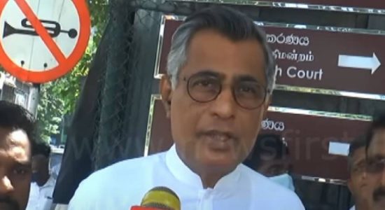 පාඨලී චම්පික අධිකරණය හමුවේ පෙනී සිටී 