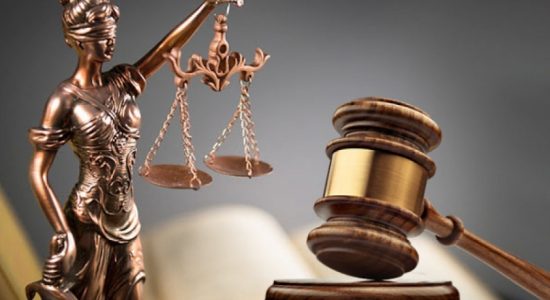 ජනපති කාර්යාලයේ දොරටු අවහිර කළ 21 දෙනා අධිකරණයට 