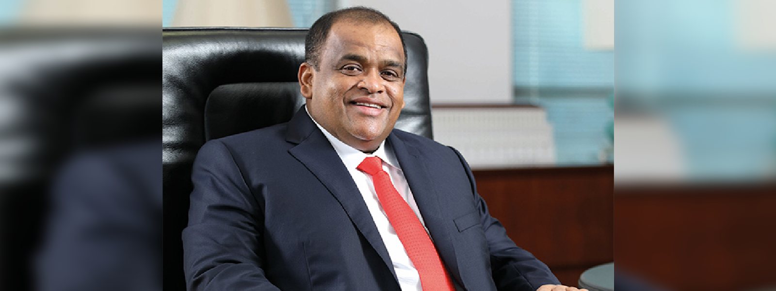 ධම්මික පෙරේරා ඇමති ධුරයෙන් ඉල්ලා අස්වෙයි
